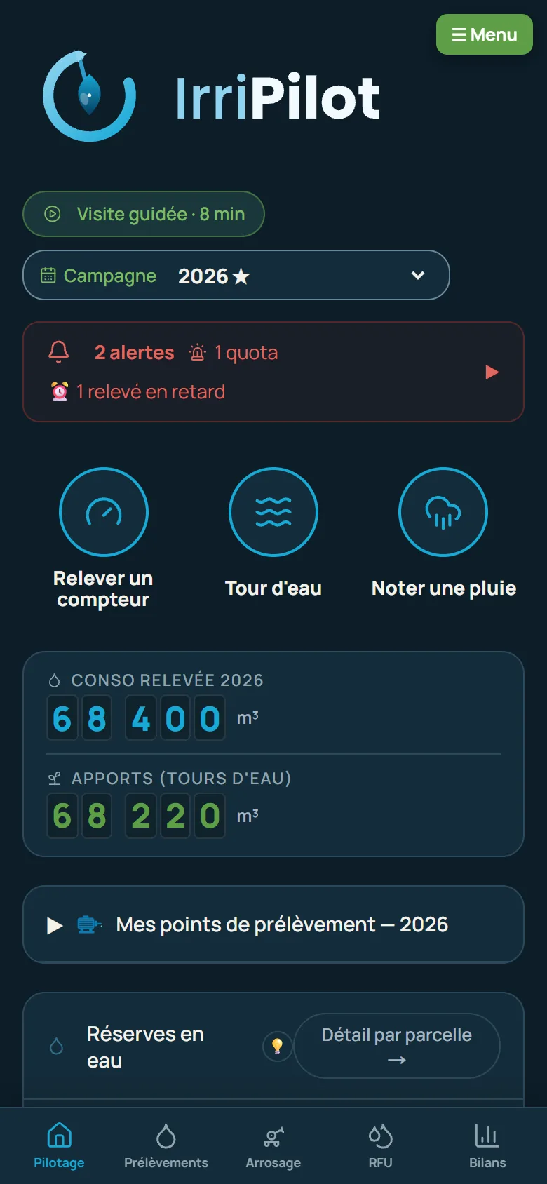 IrriPilot sur téléphone, en mode sombre : alertes, consommation relevée et tours d’eau de la campagne
